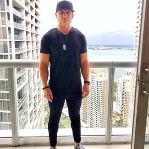 Meet your Posher, Alex